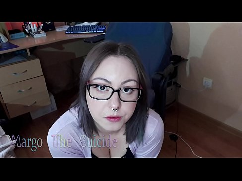 ❤️ Sexy Girl with Glasses Sucks Dildo Deeply on Camera ❤️❌ Solo porno à noi ❌️❤
