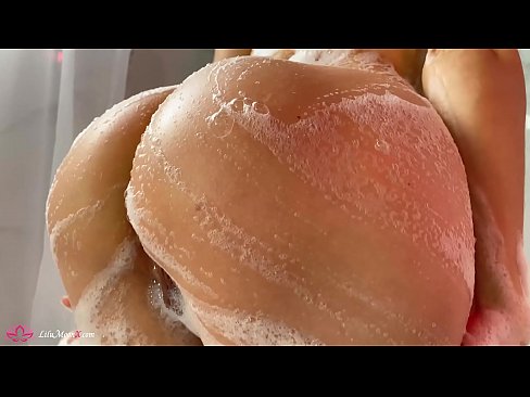 ❤️ Brunette si masturba a figa cù un vibratore per un orgasmu intensu in a doccia ❤️❌ Solo porno à noi ❌️❤